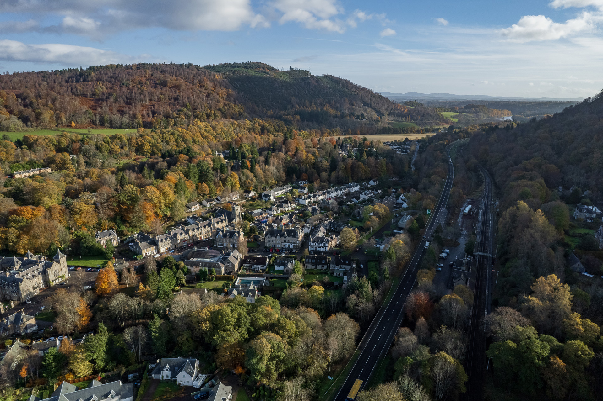 Background image - 20211109 = Pass Of Birnam Tay Crossing 007