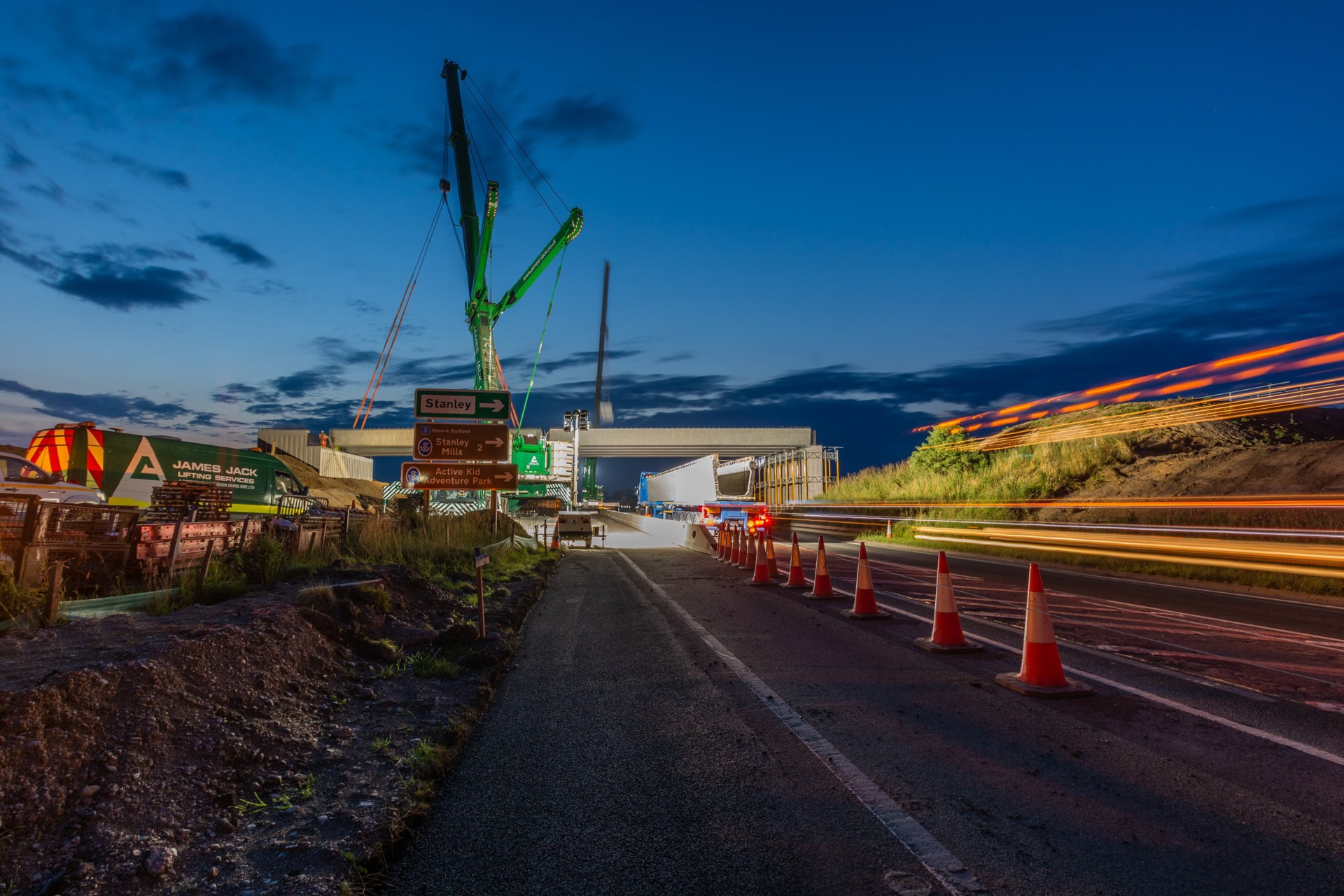 Background image - A9 Dualling Luncarty To Pass Of Birnam Project Tullybelton Beam Lift Delivery Truck Lights 30.7.19 17 July 2021 Review
